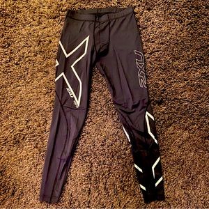 2XU Compression Running Tights. Worn once. Men’s Medium - Black.